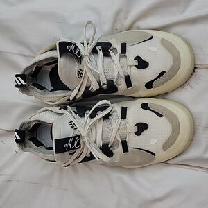 James Harden Addis’s Basketball Ball Shoes Sneakers size 7.5 Mens Black & White